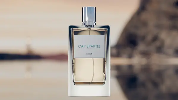 Gros plan d'un flacon de parfum en vidéo produit 3D